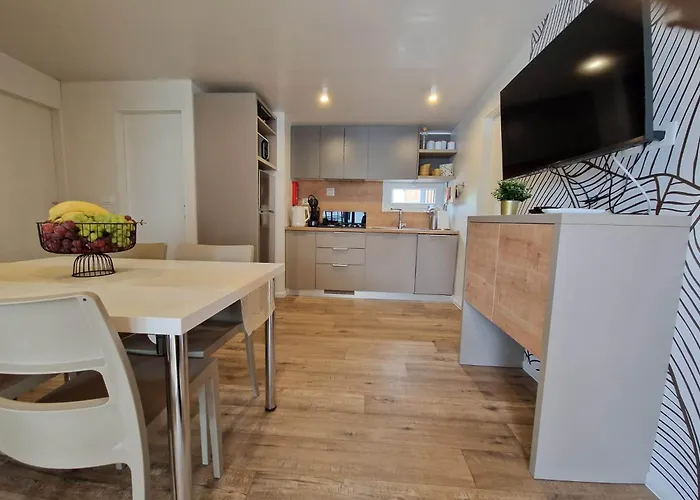 Mobile K Биоград-на-Мору